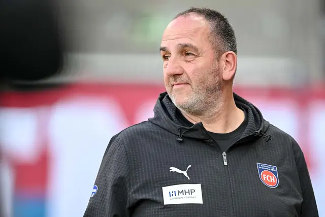 Trainer Frank Schmidt muss in Heidenheim eine fast aussichtslose Situation moderieren. | Foto: dpa