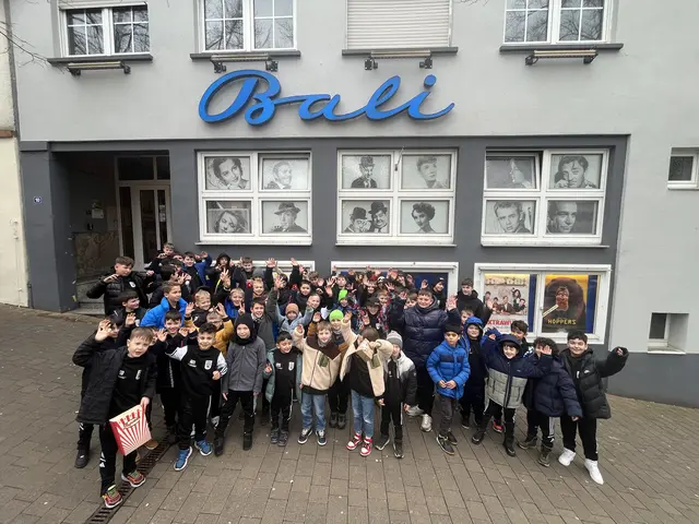 Rund 80 Kinder der SVK-Jugendmannschaften erlebten ein Kino-Highlight im „Bali“-Kino in Alzey | Foto: SV Kirchheimbolanden/gratis