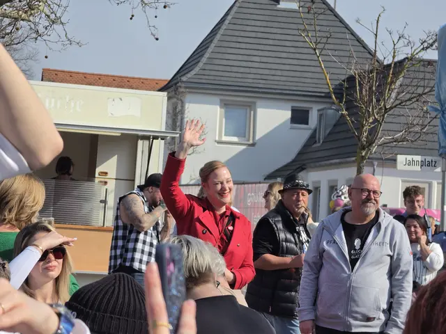 Auch Dörte Schall, die Ministerin für Arbeit, Soziales, Transformation und Digitalisierung befand sich gemeinsam mit Claus Schick unter den Sommertags-Gästen. | Foto: Eva Bender