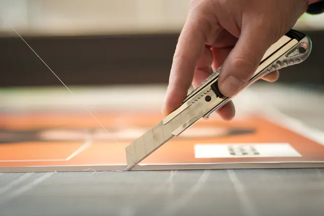 Nach Angaben des Opfers war es am Europaplatz zu einem Streit gekommen, bei dem er mit einem Cuttermesser verletzt wurde | Foto: guruXOX/AdobeStock_336957858