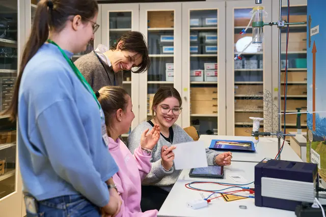 Im Lehr-Lern-Labor PHyLa: Klimadaten analysieren und Handlungsoptionen reflektieren.  | Foto: Björn Vilcens/PHyLa 
