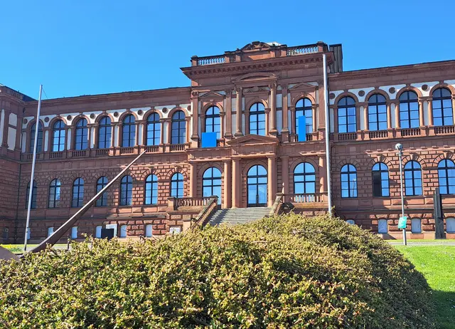 Walk-Acts, Kunst und Mitmachaktionen machen die Kulturachse zwischen Schillerplatz und Pfalzgalerie zur Erlebnismeile | Foto: Monika Klein