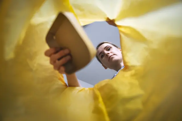 Richtige Mülltrennung und typische Fehlwürfe bei Gelber Tonne, Altglas und Restmüll. | Foto: ronstik/stock.adobe.com