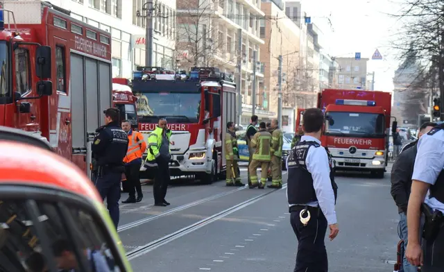 Mehrere Menschen klagten über Reizungen der Atemwege und der Augen. Die Polizei ist im Einsatz. | Foto: dpa
