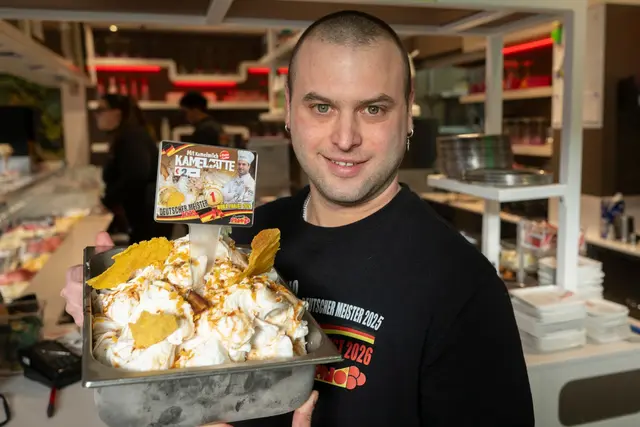 Thomas Micolino hat ein Kamelmilch-Eis entwickelt.  | Foto: dpa