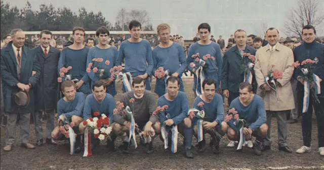 Die Meisterelf des SV Alsenborn nach dem Titelgewinn in der Regionalliga Südwest 1968
 | Foto: Günter Wicke/gratis