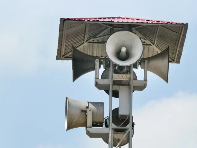 Sirenen heulten, Apps meldeten zuverlässig – jetzt zählt dein Feedback für noch bessere Warnsysteme im Kreis Kaiserslautern (Symbolfoto) | Foto: VICHAILAO/stock.adobe.com