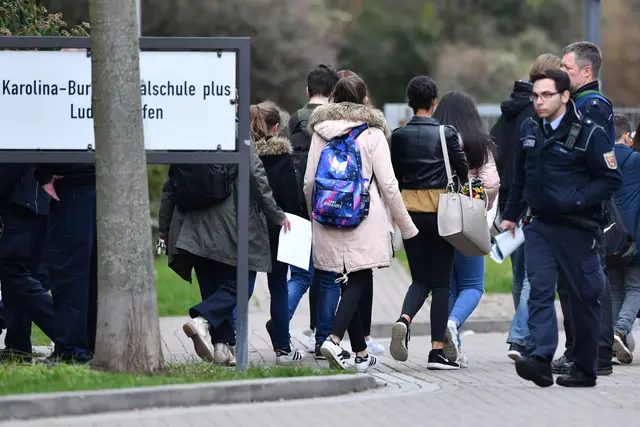 Die Karolina-Burger-Realschule plus in Ludwigshafen gilt als Brennpunktschule. (Archivbild) | Foto: dpa