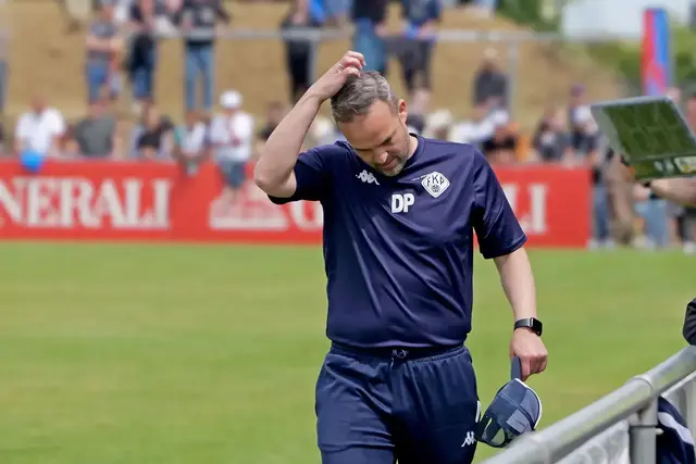 FKP-Trainer Daniel Paulus vor dem Spitzenspiel auf dem Betzenberg. Trotz der jüngsten Niederlagen bleibt der Coach gelassen und richtet den Blick nach vorne. | Foto: Erik Stegner