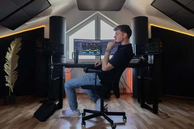 Julian Sommer genießt die Stille der Vulkaneifel. | Foto: dpa