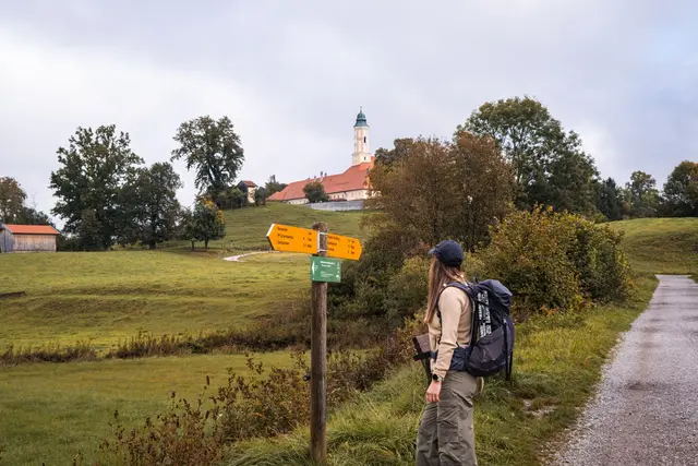 Die Klosterwege führen auf fünf Etappen durch das Tölzer Land und verbinden bedeutende Klöster der Region | Foto: dpa