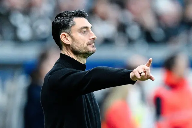 Frankfurts Trainer Albert Riera verzichtet weiter auf Can Uzun und Younes Ebnoutalib. (Archivbild) | Foto: dpa