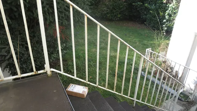 DHL Abstellgenehmigung erteilt: Wenn das Paket weg ist, hat man keinen Anspruch auf Ersatz.  | Foto: Julia Glöckner
