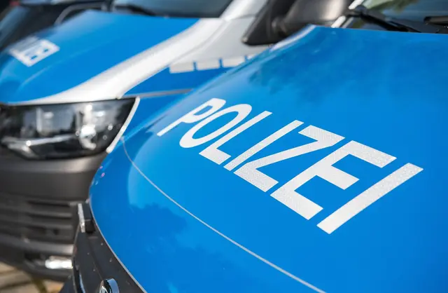 Die Einsatzkräfte zeigten Präsenz, blieben aber durchweg im Hintergrund | Foto: mhp/stock.adobe.com