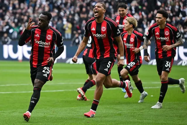 Frankfurts Arnaud Kalimuendo (l) traf sehenswert zum Sieg. | Foto: dpa
