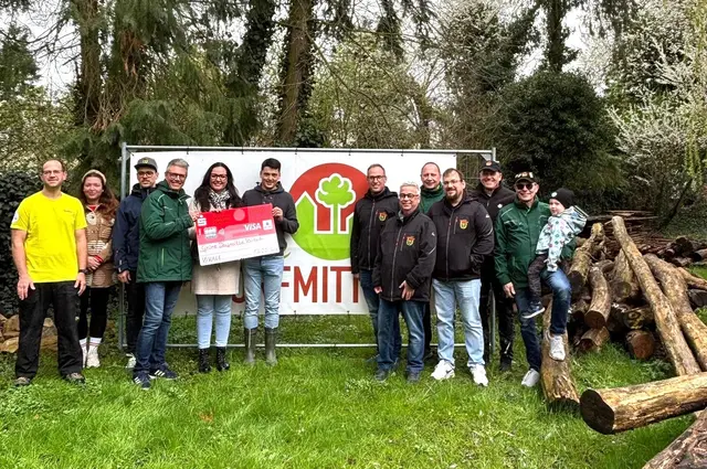 Bei der Spendenübergabe | Foto: KiKaGe