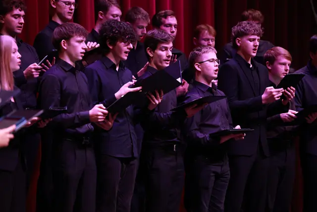 Art of the Voice: Der Oberstufenchor des Landesmusikgymnasiums Rheinland-Pfalz überzeugte beim Festkonzert in Kaiserslautern | Foto: Rolando de Sousa/gratis