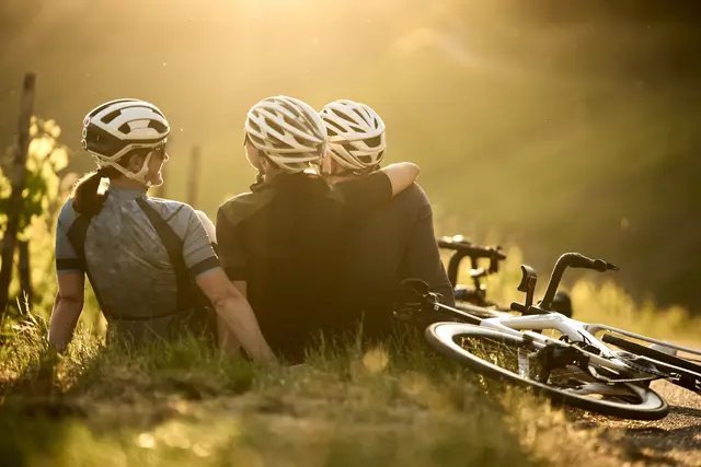 Der Frühling lädt ein zu einer entspannten Radtour mit Freunden. | Foto: Tourimia Tourismus GmbH | Stefan Leitner Photography