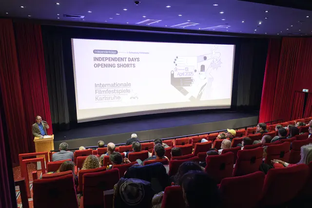 Auch die Eröffnungsansprache von Festivalleiter Dr. Oliver Langewitz wird künftig gedolmetscht. | Foto: IDIF/fugefoto