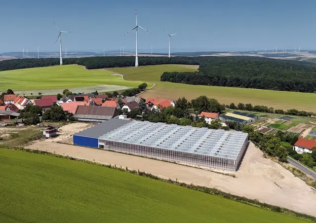 Luftbildaufnahme des Gewächshauses auf dem Schneebergerhof | Foto: WiFood Center GmbH &amp; Co. KG/gratis