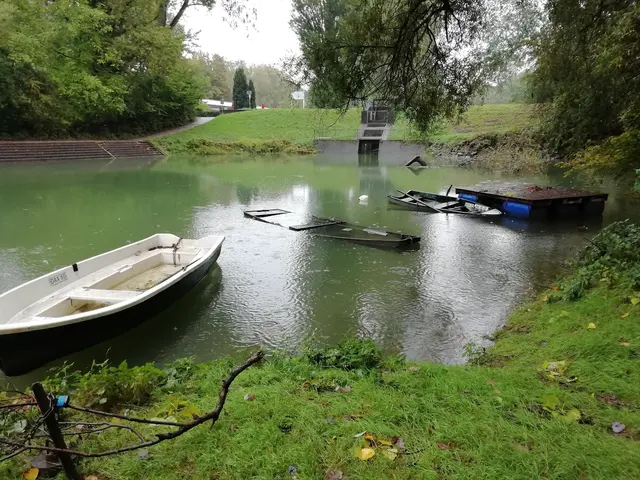 Siel in Karlsruhe. Öffnet sich das Siel, werden die Rheinauen als natürlicher Rückhalt in Karlsruhe geflutet.  | Foto: Julia Glöckner