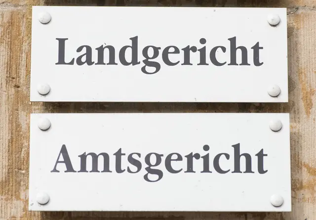 Der Mann hatte seine Nachricht auf der öffentlich zugänglichen Facebook-Seite der Stadt Landau hinterlassen. (Archivbild) | Foto: dpa