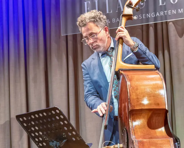 Nico Brandenburg am Bass | Foto: Wolfgang Neuberth