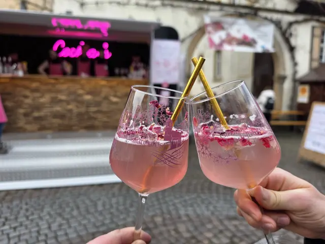 Ob Mandelicious oder Mandelino - die kreativen Cocktail-Kreationen sind mittlerweile fester Bestandteil des Mandelblütenfestes. | Foto: Eva Bender