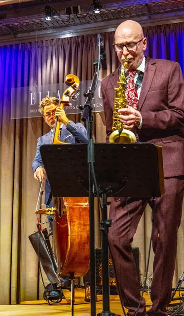 Olaf Schönborn und Bassist Nico Brandenburg  | Foto: Wolfgang Neuberth