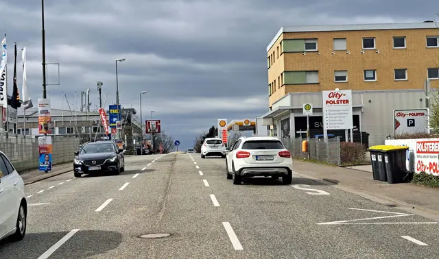 Ein junger Mann betrat eine Tankstelle in der Merkurstraße und bedrohte eine 46 Jahre alte Mitarbeiterin | Foto: Monika Klein