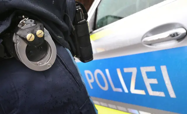Insgesamt vier mutmaßliche Täter fasste die Polizei. (Symbolbild) | Foto: dpa