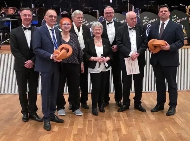 Preisübergabe im festlichen Rahmen | Foto: Buttweiler/frei