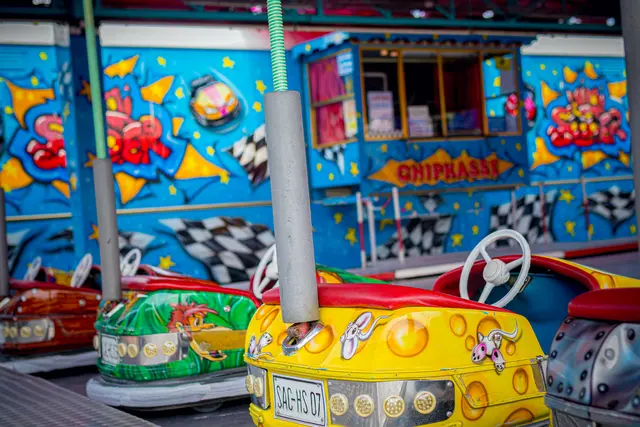 Statt Autos parken bald wieder Autoscooter auf dem Speyerer Festplatz - wenn die Frühjahrsmesse 2026 beginnt | Foto: Cornelia Bauer