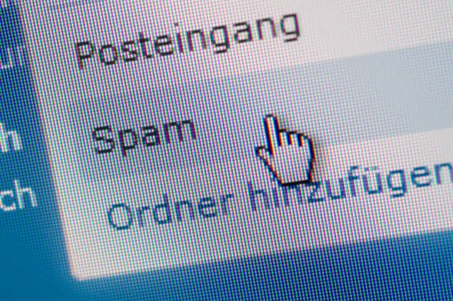 Die Versprechen in den Spam-Mails, bis zu 35 oder gar 55 Prozent Sprit mit einem kleinen Dongle einsparen zu können, sind frei erfunden. | Foto: dpa