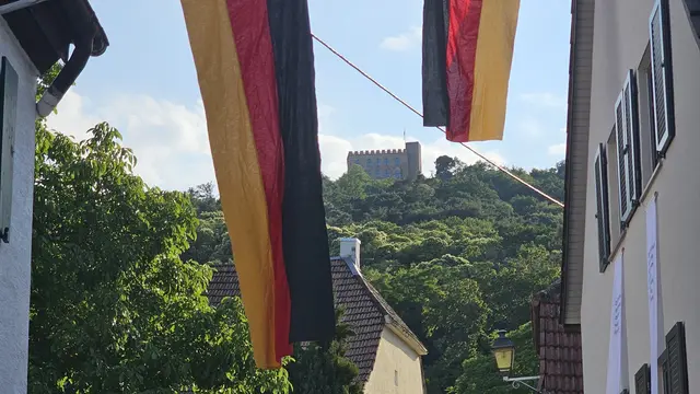 „7 (+1) unterm Schloss“: Wein erleben rund ums Hambacher Schloss | Foto: Eva Bender