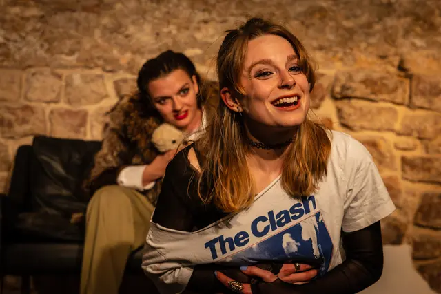 Das Ensemble besteht fast ausschließlich aus Nachwuchsschauspieler*innen und begeisterte schon im vergangenen Jahr in mehreren ausverkauften Vorstellungen | Foto: Carsten Hoff/ Zimmertheater Speyer