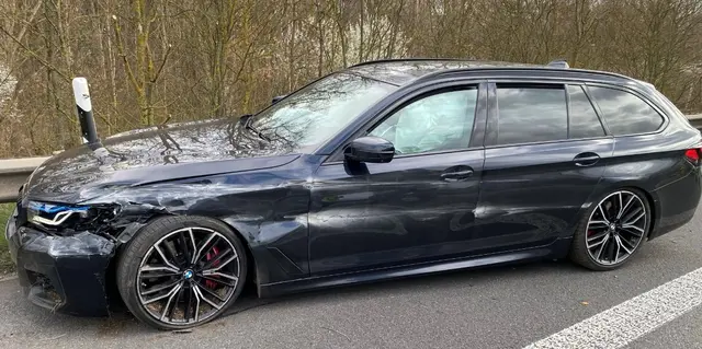 Unachtsamkeit beim Auffahren: Crash legt A65 lahm | Foto: Polizeidirektion Landau