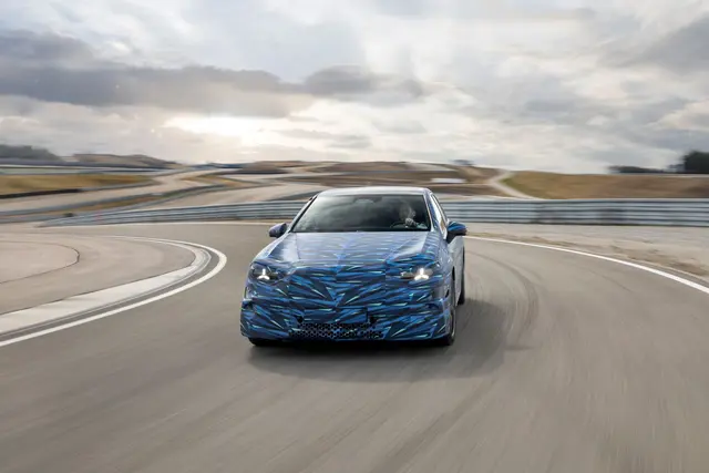 Die elektrische C-Klasse soll laut Hersteller über 750 Kilometer Reichweite verfügen und binnen zehn Minuten Strom für 300 Kilometer nachladen | Foto: dpa