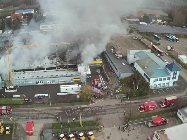 Luftaufnahme einen Tag nach dem Großbrand: Das Ausmaß der Zerstörung am Elis-Standort in Landstuhl wird deutlich. | Foto: VG Landstuhl