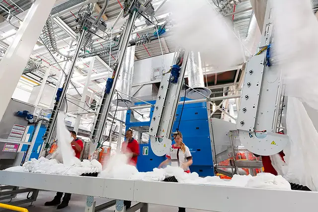 Moderne Wäschereitechnik im Einsatz: So ähnlich soll auch der neue Elis-Standort in Landstuhl künftig arbeiten (Symbolfoto). | Foto: Elis-Groupe
