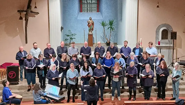 Die "Kolping Singers" beim Jubiläumskonzert in der Pfarrkirche Obermohr. | Foto: Kolpingfamilie Obernohr