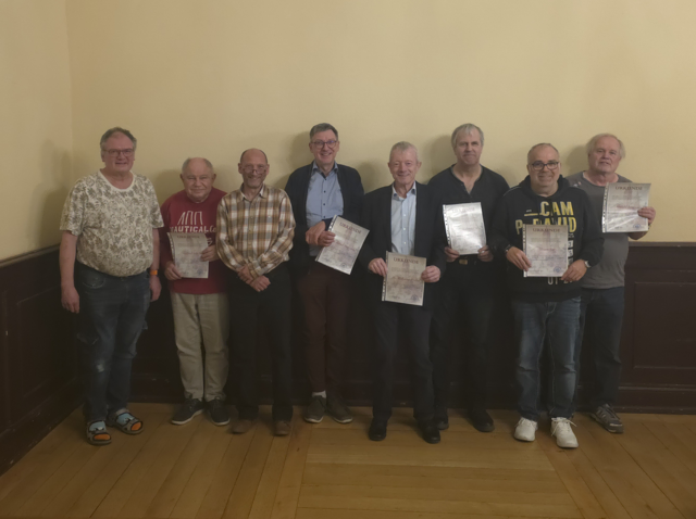 von Links nach rechts: Markus Steuerwald (Vorsitzender), Manfred Schöffler, Michael Collet, Dr. Bernd Marczinke, Dr. Wolfgang Dreher, Hans-Peter Diel, Jürgen Lutz und Harald Janssen  | Foto: Briefmarkensammlerverein e.V. Speyer