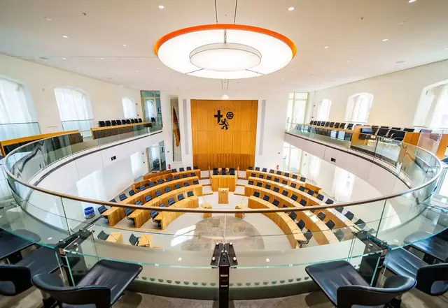 Ein spannendes Duell entscheidet über die neue Landesregierung | Foto: dpa