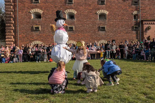 Der traditionelle Sommertagsumzug in Germersheim | Foto: Paul Needham