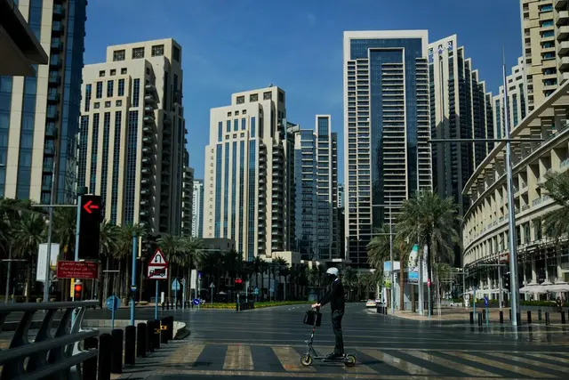 Leere Straßen, leere Hotels: Die Eskalation im Nahen Osten schreckt Urlauber ab – viele verschieben ihre Reisepläne. | Foto: Altaf Qadri/AP/dpa-mag