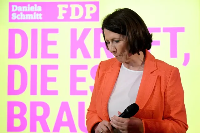 Noch Regierungspartner in der Ampel, bald außerparlamentarische Opposition: Der Fall der FDP in Rheinland-Pfalz war tief, entsprechend groß die Enttäuschung bei Spitzenkandidatin Schmitt. (Archivfoto)  | Foto: dpa