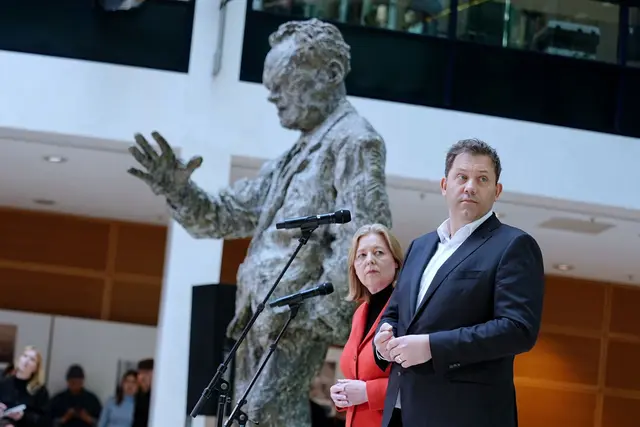 Bas und Klingbeil sehen gerade nicht die Zeit für Rücktritte.  | Foto: dpa