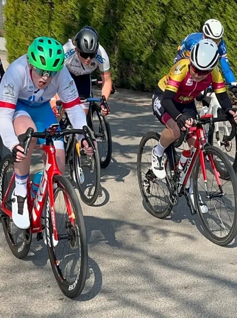 Raphael Ollig (grüner Helm) setzte sich mit vollem Einsatz in der Spitzengruppe fest | Foto: |HSchäffer