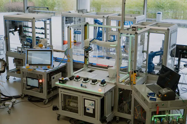 Die Produktionsinsel_PHUKET: hier ist die Open SmartFactory Architecture umgesetzt | Foto:  SmartFactory-KL