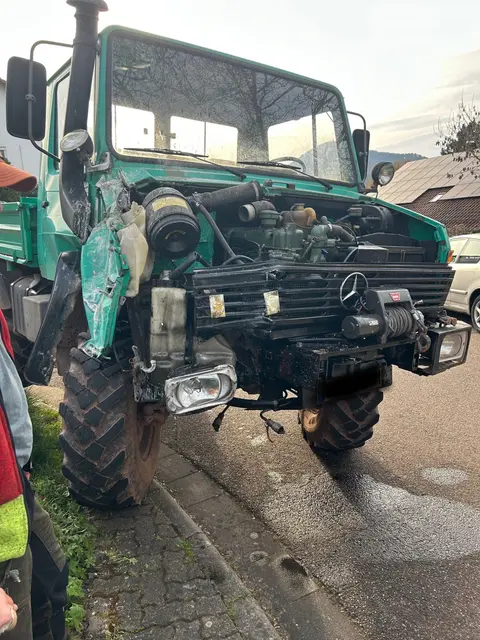 beschädigter Unimog | Foto: Polizeidirektion Landau